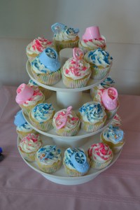 These adorable and delicious cupcakes were made by my sweet friend, Brandi.